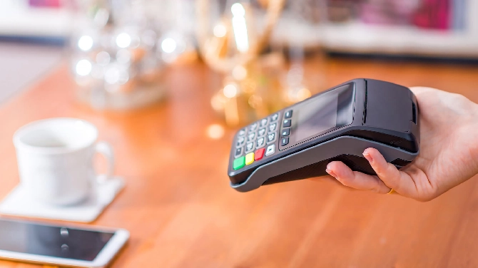 Run a Small Business? Here’s What You Need to Know About Card Payment Solutions