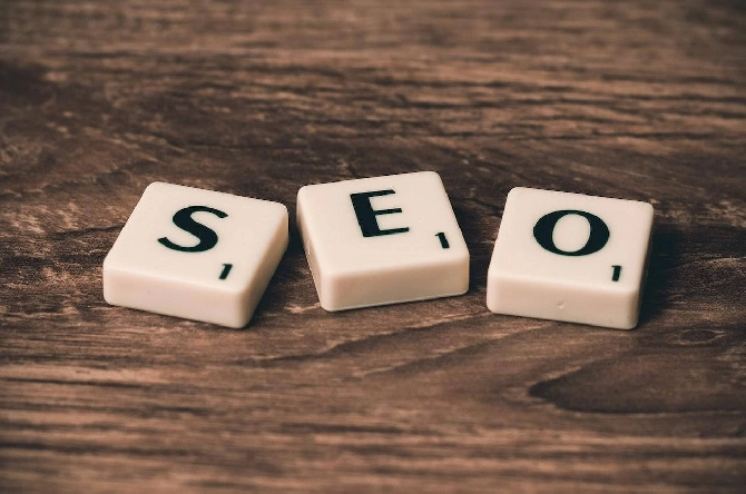 4 Factors to Consider Before Hiring SEO Consultant